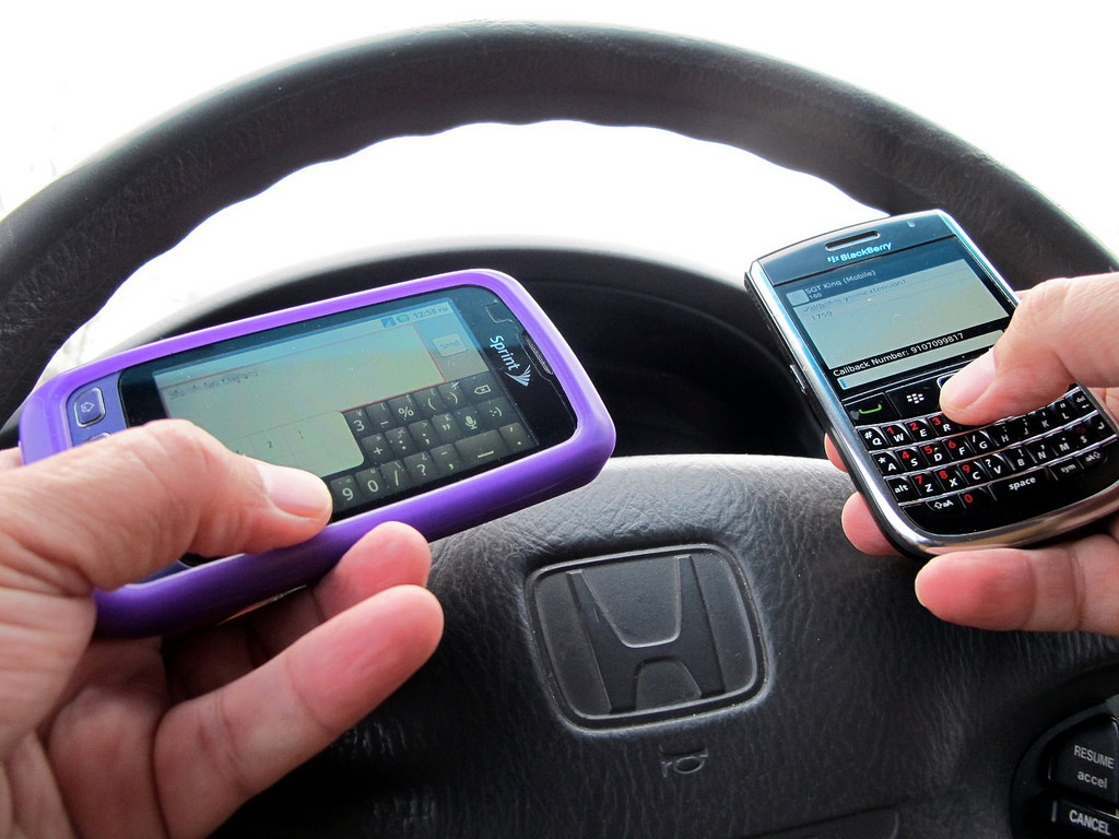 Can our Brain Handle Multitasking when Driving? - Distracted Driver